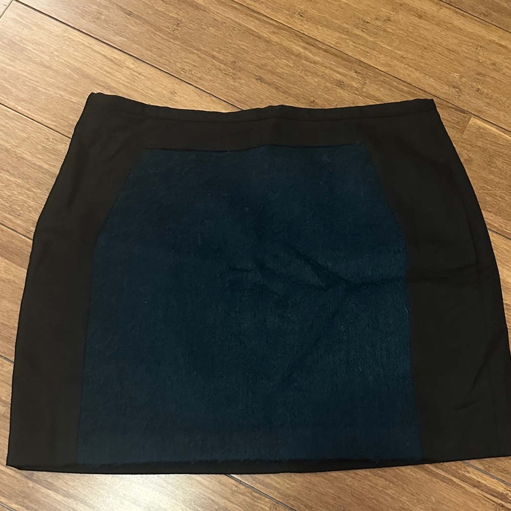 Elegant Black and Dark Green Women's Skirt